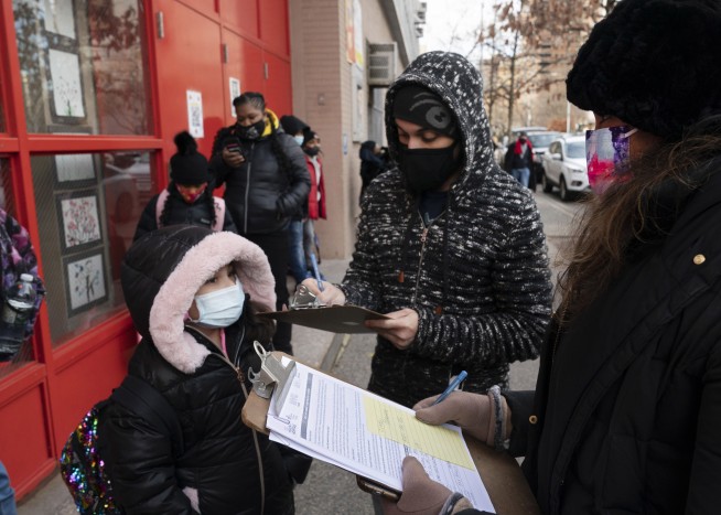 CDC endorses schools' coronavirus 'test-to-stay' policies