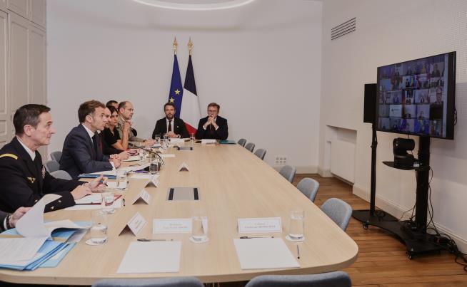 Trump says he's sending his envoys to see Putin and Ukrainians after fine-tuning plan to end war