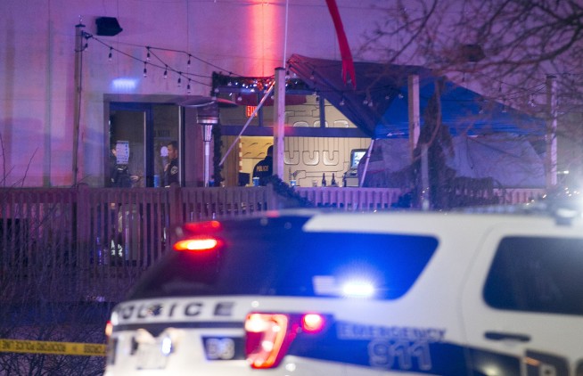 Shooting at Illinois bowling alley leaves 3 dead, 3 injured