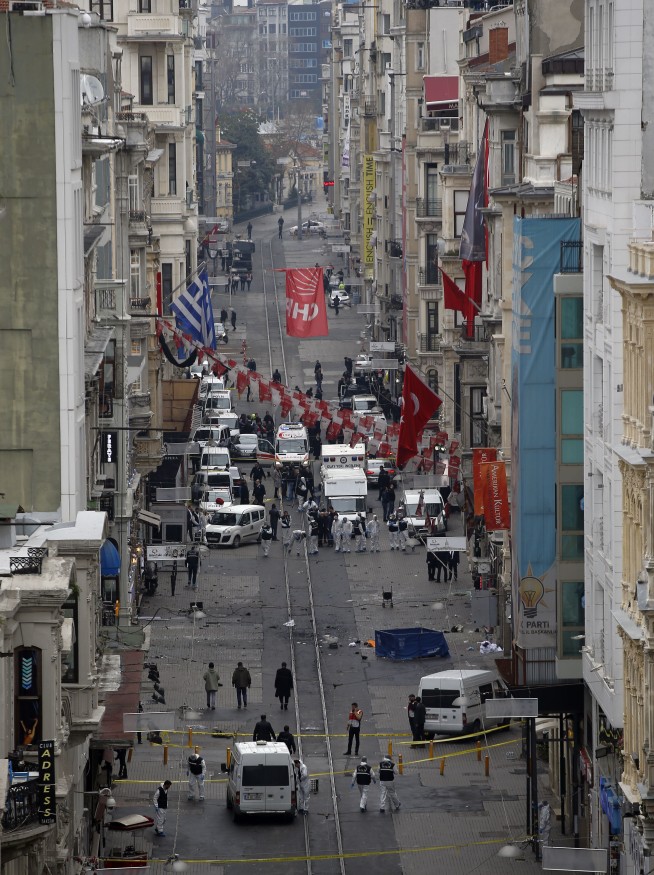 Suicide bomb attack in Istanbul kills 5, at least 20 wounded