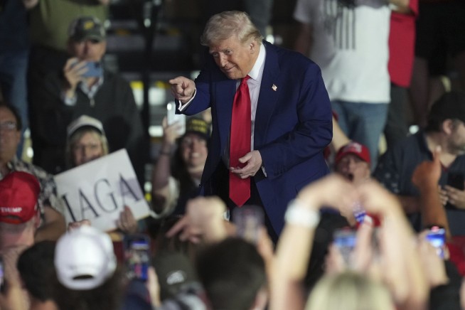 Trump marks his first 100 days in office in campaign mode, focused on grudges and grievances