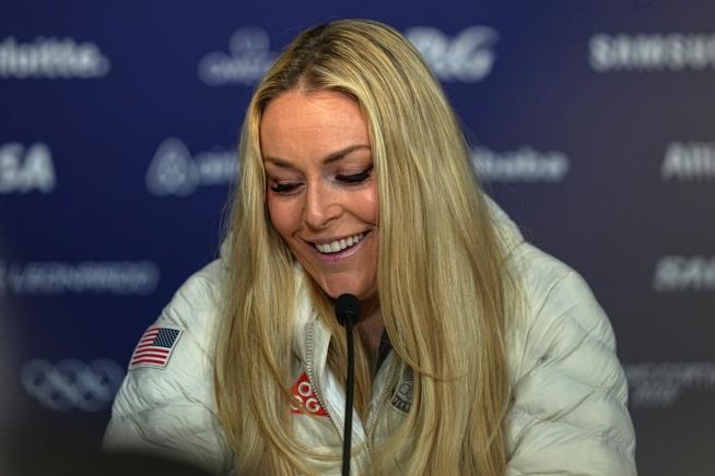 Lindsey Vonn is 'confident' she can race at Olympics despite ruptured ACL in left knee