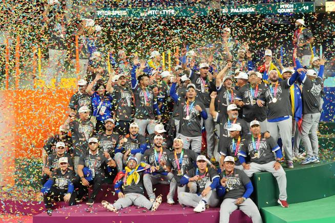 Venezuela beats US 3-2 on Suárez’s 9th-inning double to win first World Baseball Classic title