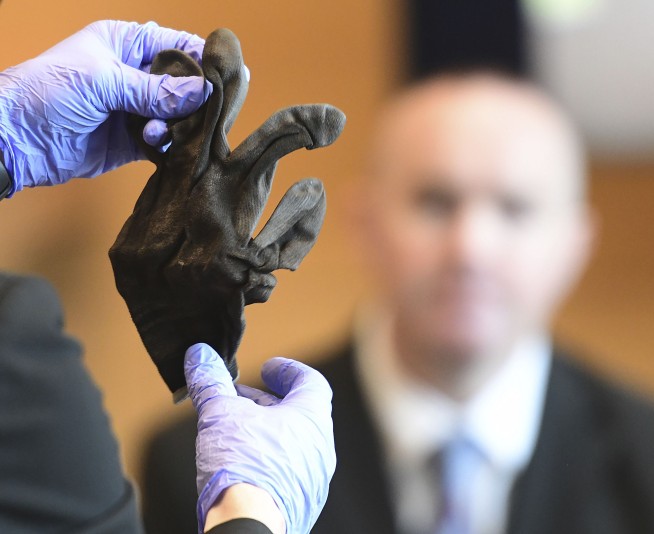 'Gone Mom' prosecutors show shirt, bra, zip ties they say link defendant to woman's disappearance