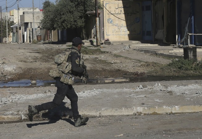 Iraqi forces push on against IS in eastern Mosul