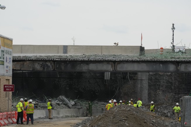 Pennsylvania using tons of recycled glass nuggets to rebuild collapsed Interstate 95
