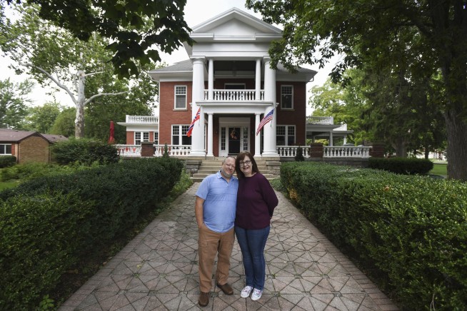 Couple in Confederate flag flap finds Scandinavian solution