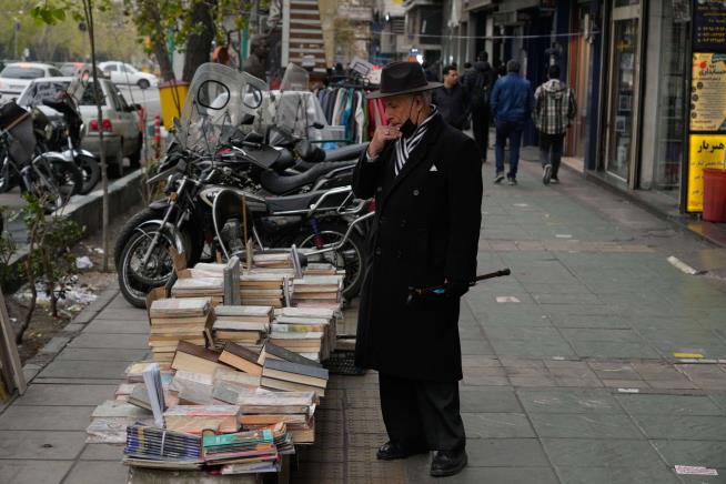 US warns Iran that 'all options are on the table' in emergency UN meeting