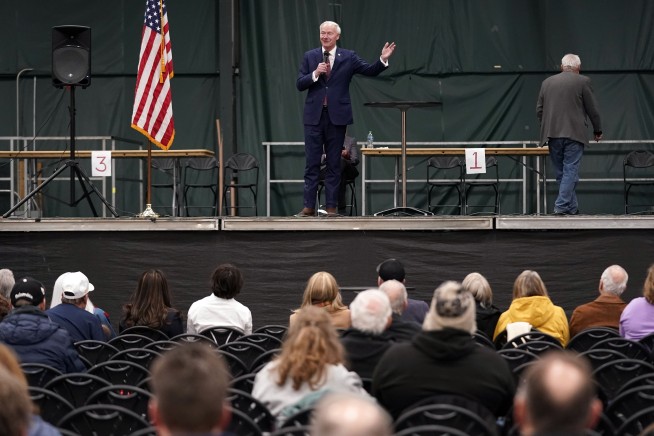 Former Arkansas Gov. Asa Hutchinson ends his 2024 campaign after sixth-place finish in Iowa caucuses