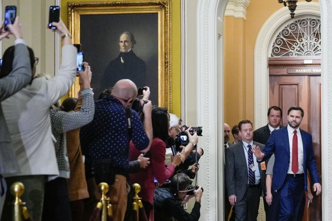 Judge extends order barring the Trump administration from firing federal workers during the shutdown