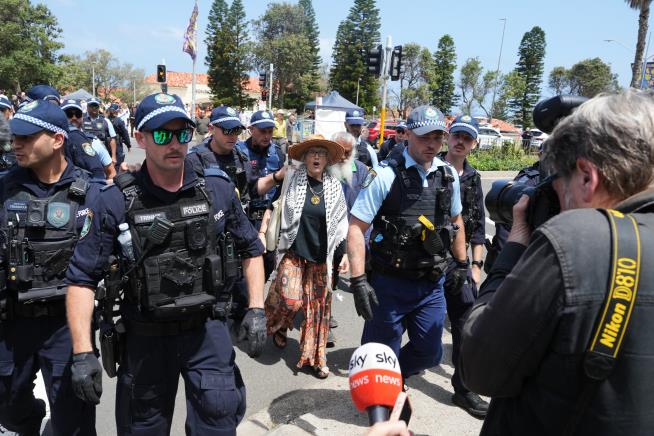 Australia's leaders promise to tighten gun laws after Bondi Beach massacre on Hanukkah