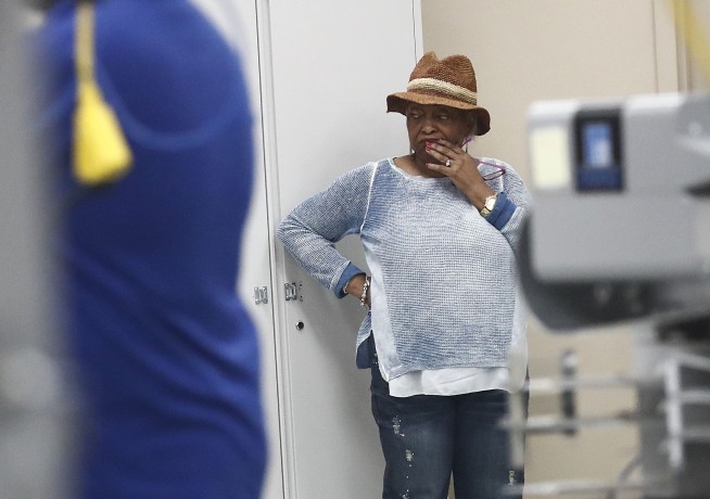 Florida election recount underway, tensions rise