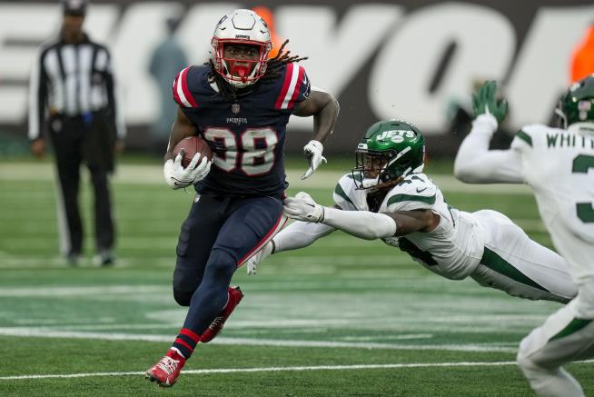 Patriots hold off Jets for first win, 15-10 