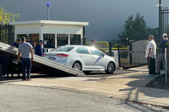 Man charged with ramming car into FBI gate in Pittsburgh later used Latin phrase about tyrants