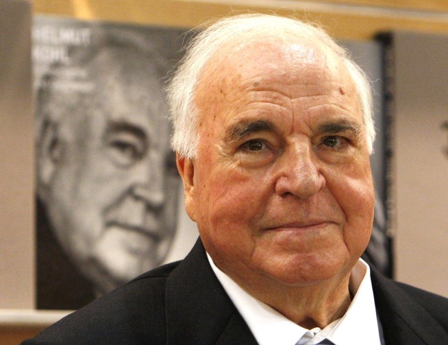 Helmut Kohl, chancellor who reunited Germany, dies at 87