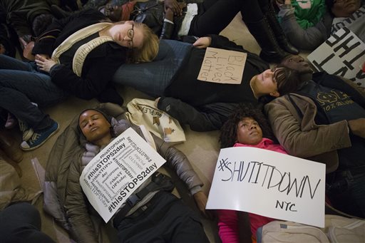 Family of man in chokehold death praise protesters
