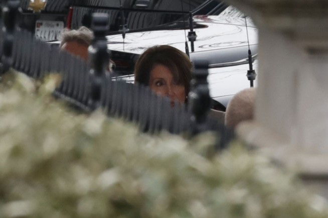 Signs of GOP unease over shutdown as White House talks start