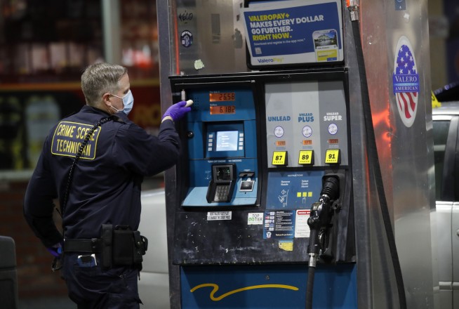 Shootout at Oakland gas station kills 1, wounds 8 people