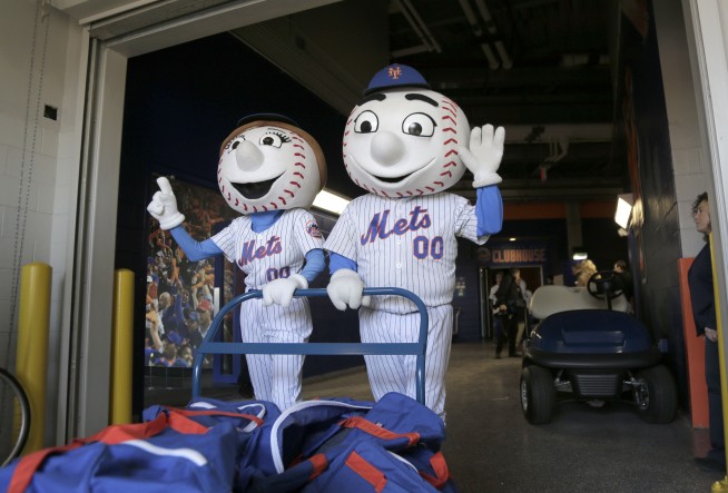 Phillie Phanatic, Mr Met, MLB mascots now permitted in parks