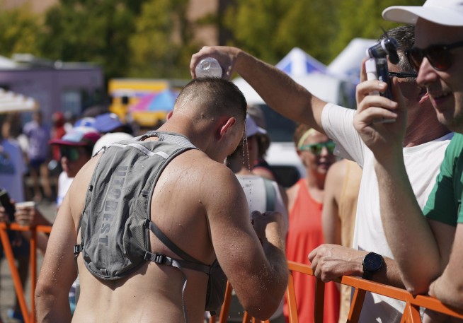 US heat wave smothers Pacific Northwest, poses extreme risk in California and Arizona