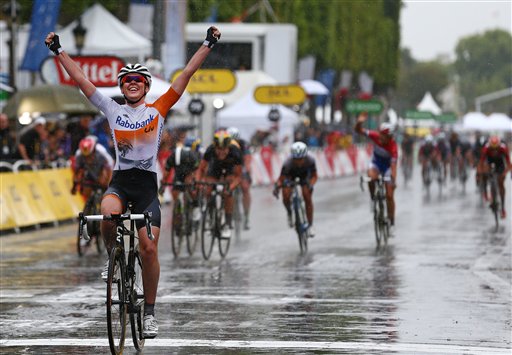 The Latest: Froome wins 2nd Tour de France