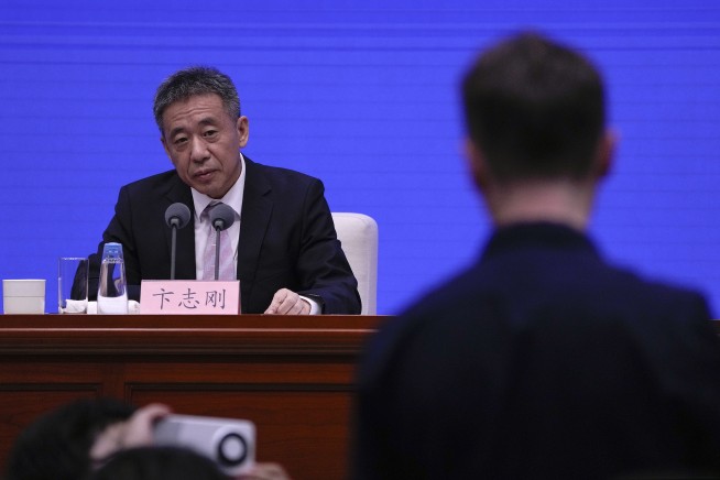 China calls on scientists of all nations to study lunar samples, but notes obstacle with the US