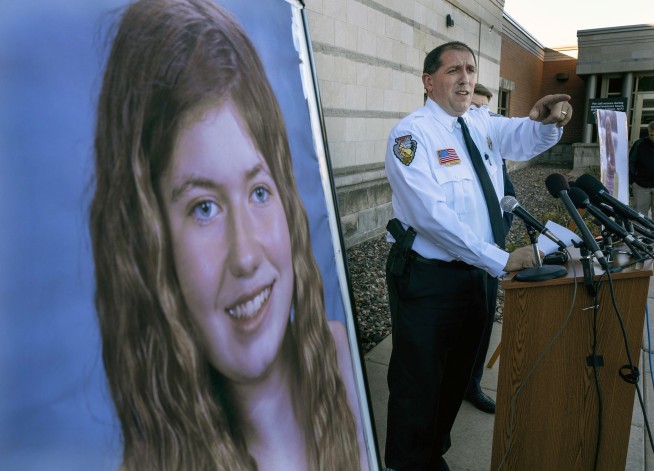 Latest: Complaint: Suspect hid Jayme Closs under bed