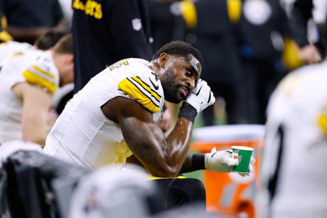 Steelers coach Mike Tomlin says he supports suspended wide receiver DK Metcalf after fan incident