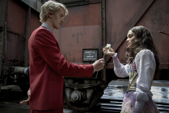 Hollywood’s feast and famine before Thanksgiving, as ‘Hunger Games’ prequel tops box office