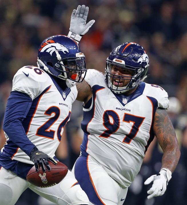 Blocked point-after kick lifts Broncos past Saints, 25-23