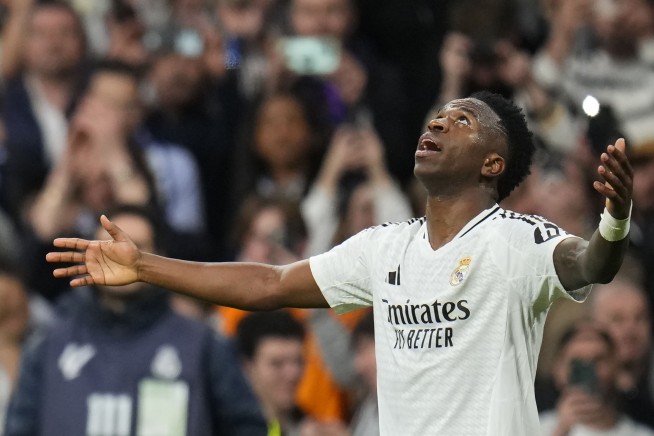 Modric goal helps Real Madrid move level on points with Barcelona at the top of Spanish league