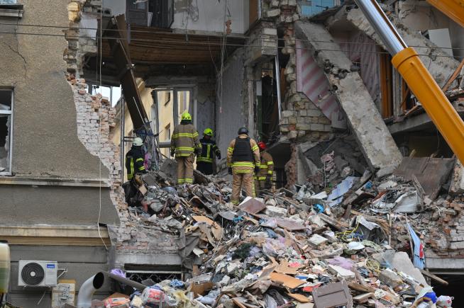 Russian drones kill 3 and wound children in Ukraine as Zelenskyy urges speedier diplomacy