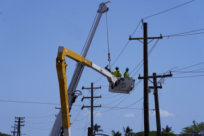 Videos put scrutiny on downed power lines as possible cause of deadly Maui wildfires