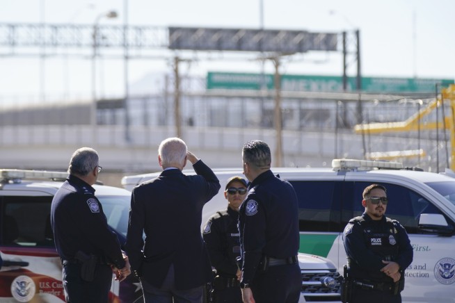 Biden inspects busy port of entry along US-Mexico border