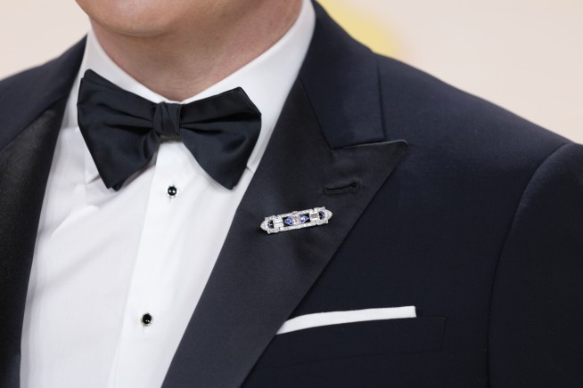 Oscars fashion: Fan Bingbing, Angela Bassett regal in 2 ways