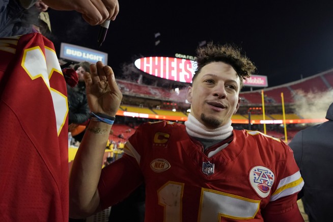 Dolphins-Chiefs playoff game on Peacock sets streaming record with average of 23 million viewers