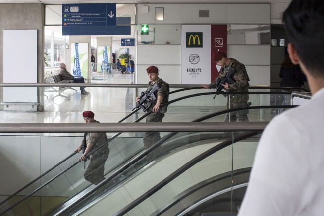 Investigators: smoke detected on Egypt jet just before crash