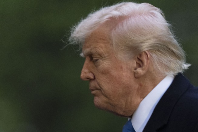 Appeals court reverses Trump firings of 2 board members in cases likely headed for the Supreme Court