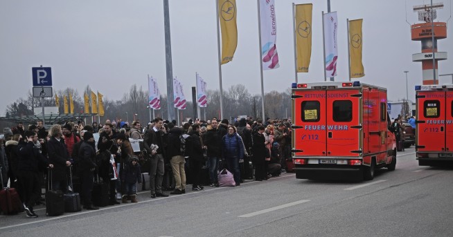 Hamburg airport halts flights, evacuates in bad air scare