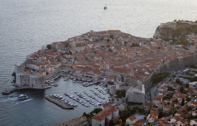 Mass tourism threatens Croatia's 'Game of Thrones' town