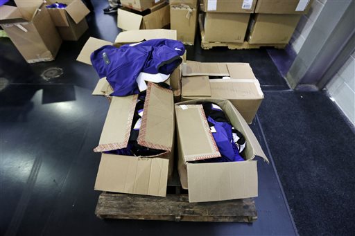 Ravens fans trade in their Rice jerseys at stadium