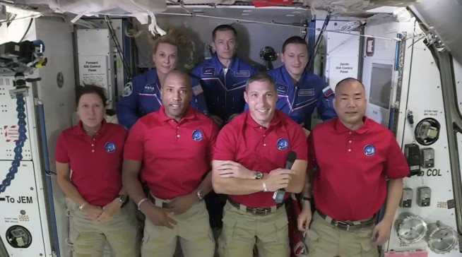 SpaceX capsule with 4 astronauts reaches space station