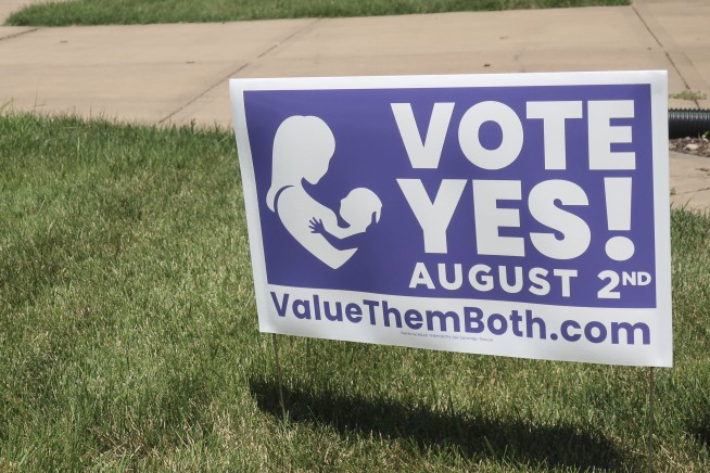 Kansas voters resoundingly protect their access to abortion