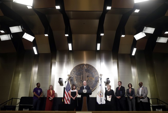 Sheriff: Shooter shot guard before he fired on concert-goers