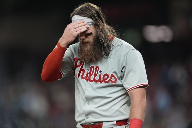 Turner hits tiebreaking homer off Iglesias in 9th inning to lift Phillies past Braves, 4-3 | Newser