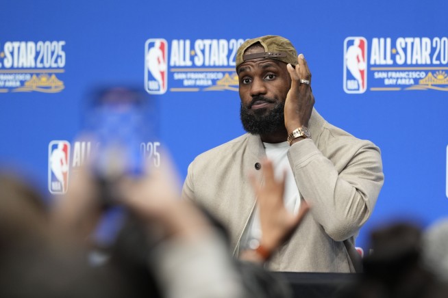 LeBron James sits out All-Star Game, ending 20-year streak of starts