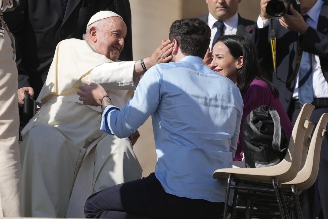 Pope approves blessings for same-sex couples that must not resemble marriage