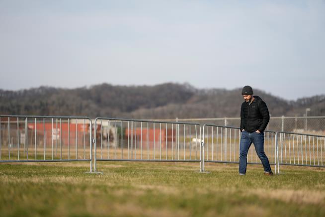 Tennessee executes Harold Wayne Nichols by lethal injection for killing college student in 1988