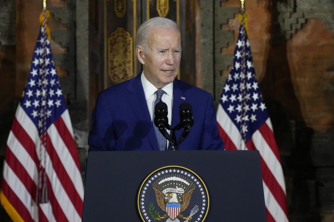 Biden discusses Taiwan with Xi in effort to avoid 'conflict'