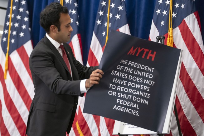 Vivek Ramaswamy proposes mass federal layoffs as more GOP hopefuls look to slash US government